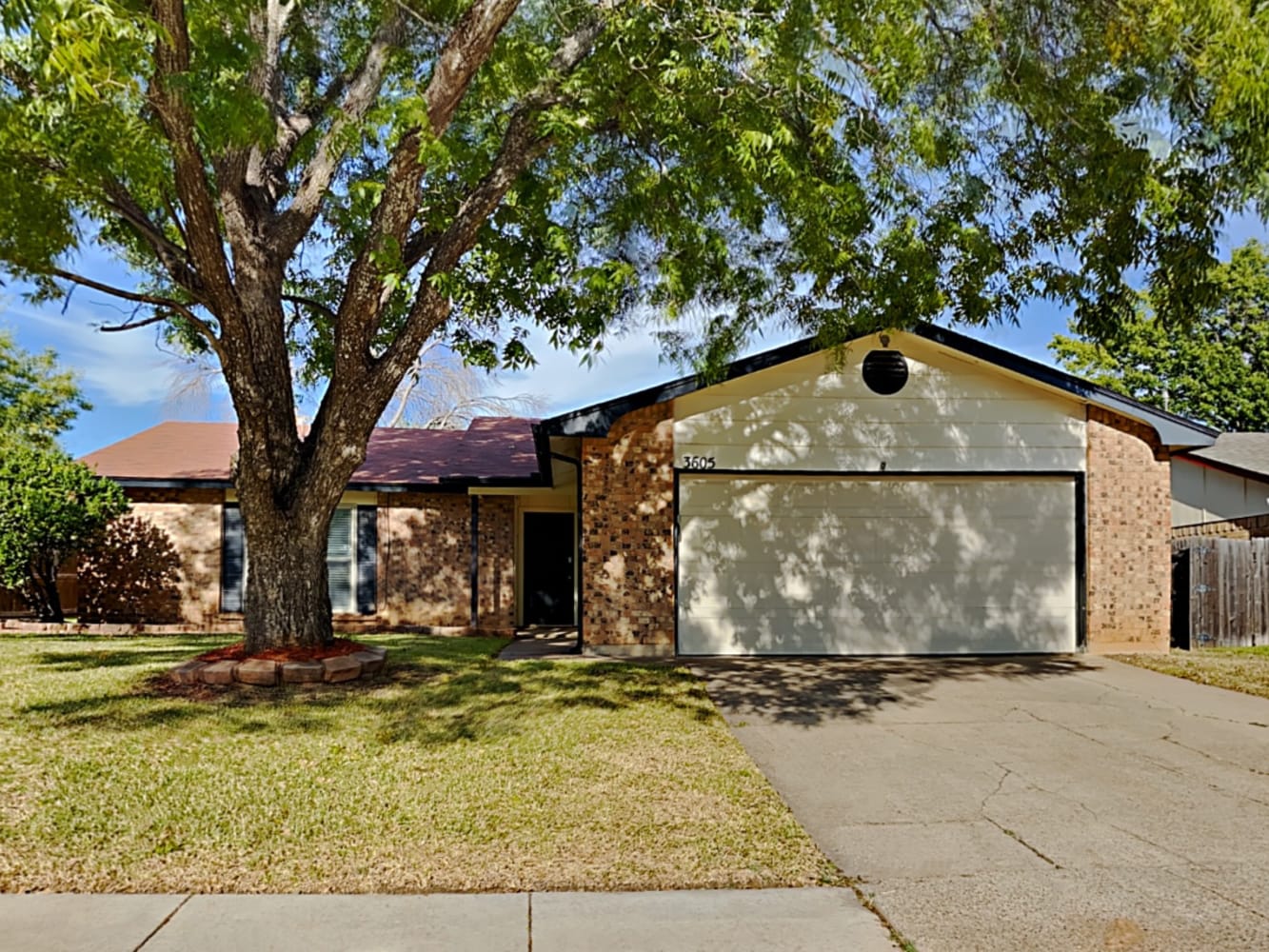 Front of 3605 Willow Ridge Dr, Arlington, TX