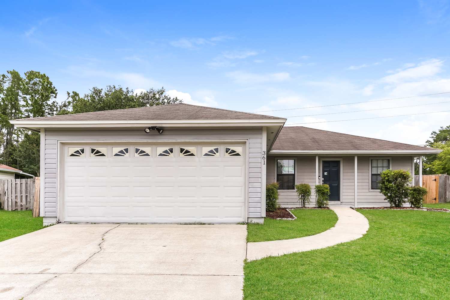 361 Hickory Hollow Dr N, Jacksonville photo 1