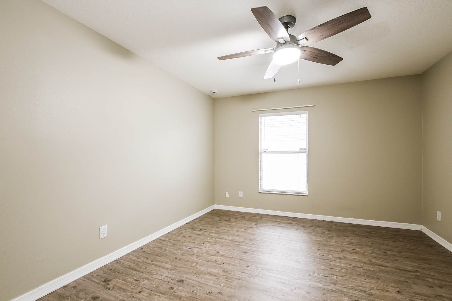 3616 Doe Run Dr, Saint Cloud photo 13