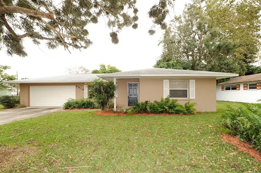 3619 York Dr W, Bradenton photo 1