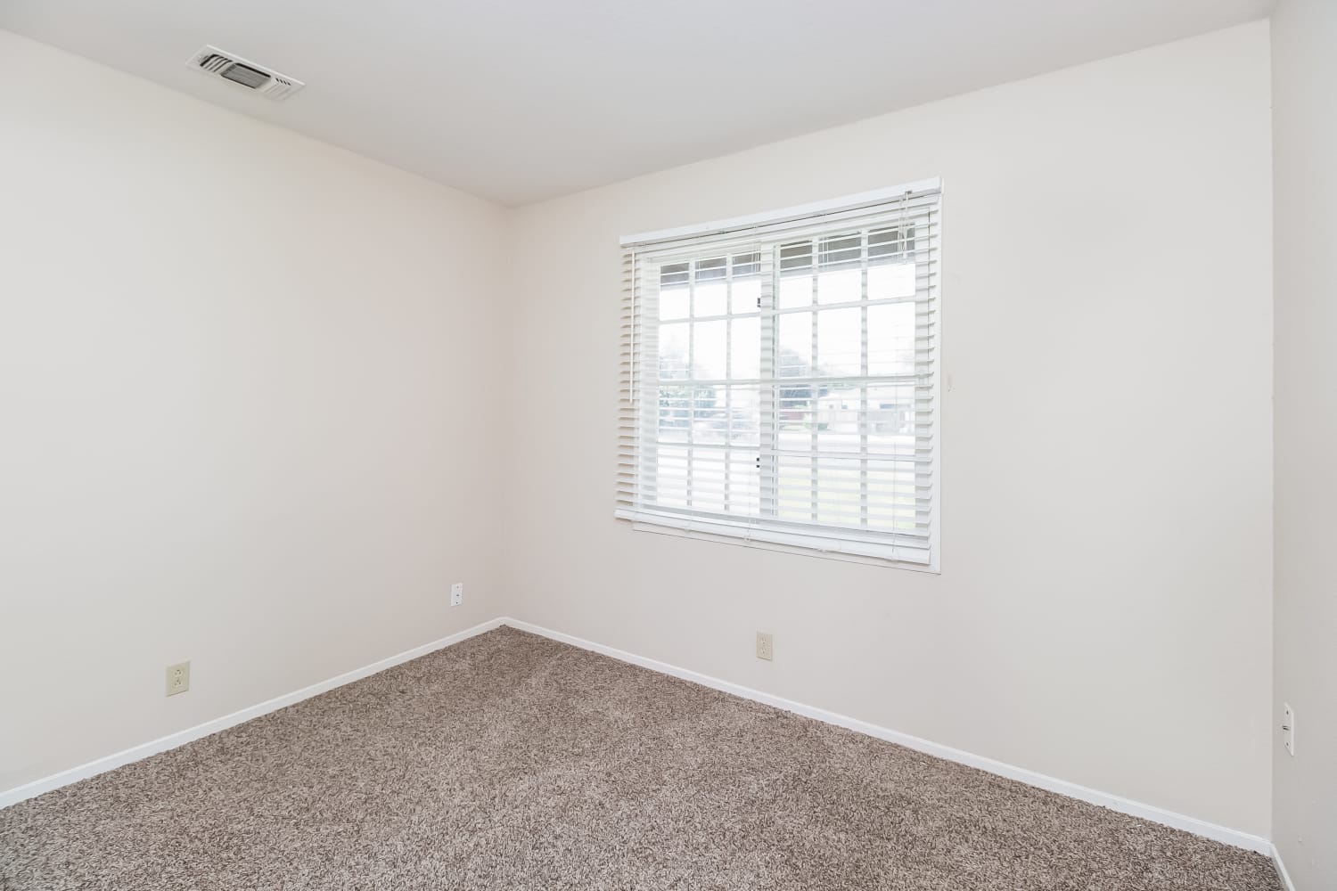 363 Rose Garden Ct, Manteca photo 9
