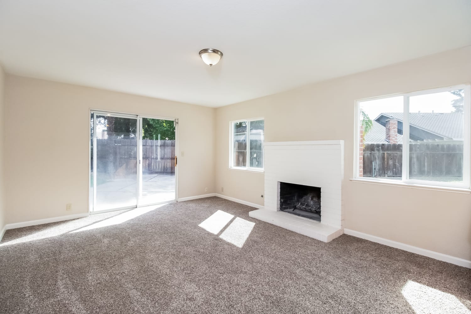 363 Rose Garden Ct, Manteca photo 7