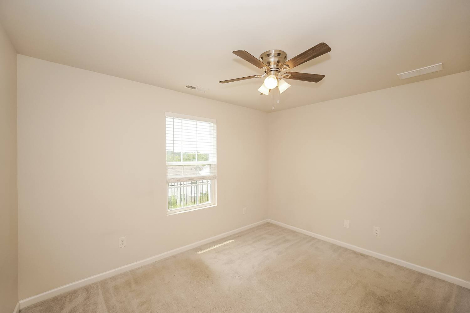 364 Hollingswood Drive, Statesville photo 12