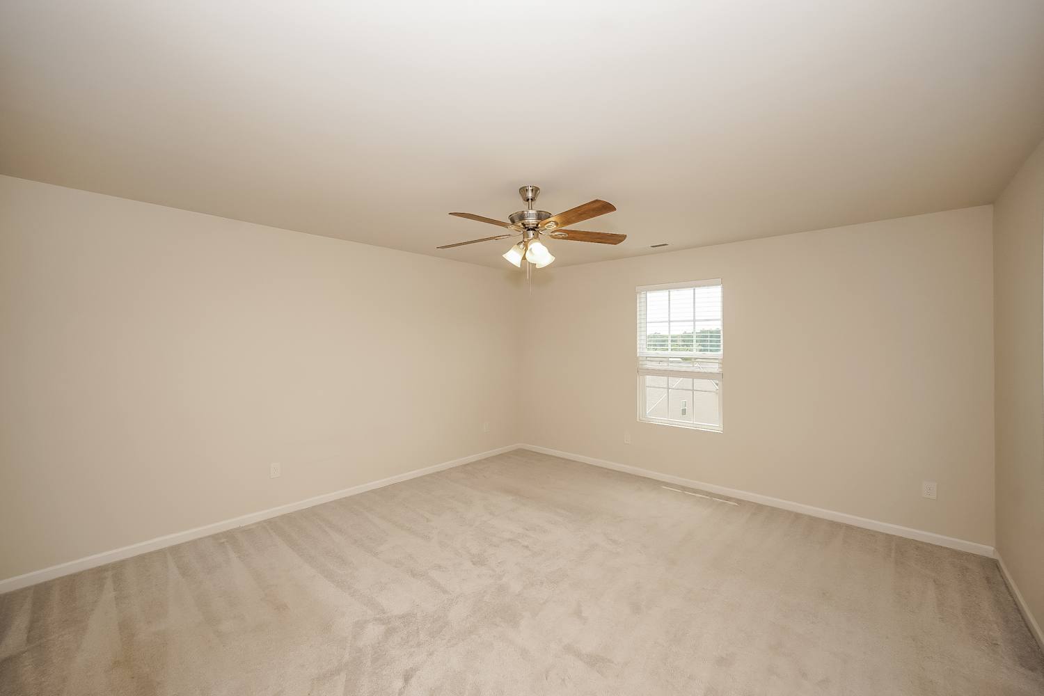 364 Hollingswood Drive, Statesville photo 10