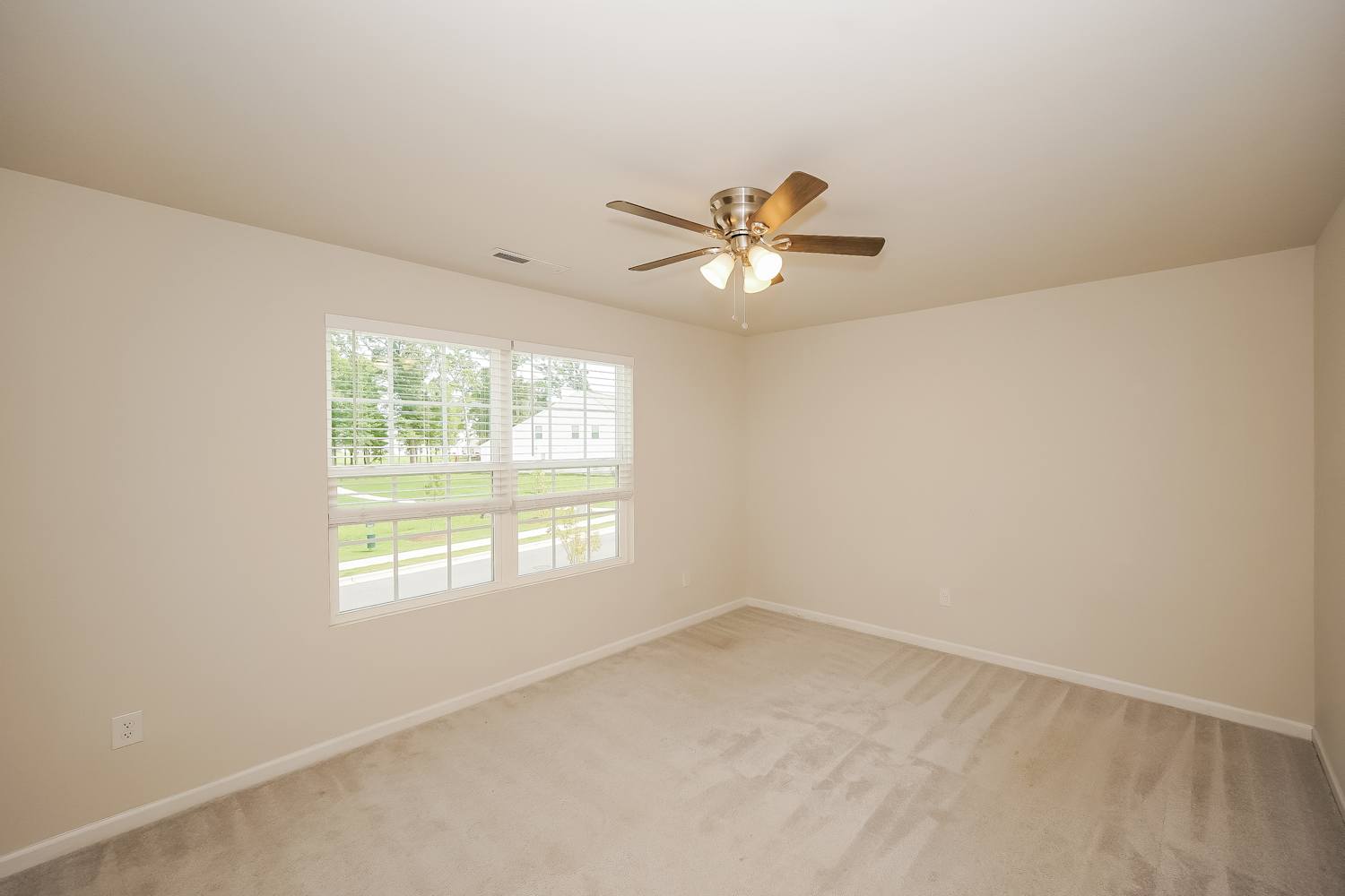 364 Hollingswood Drive, Statesville photo 9