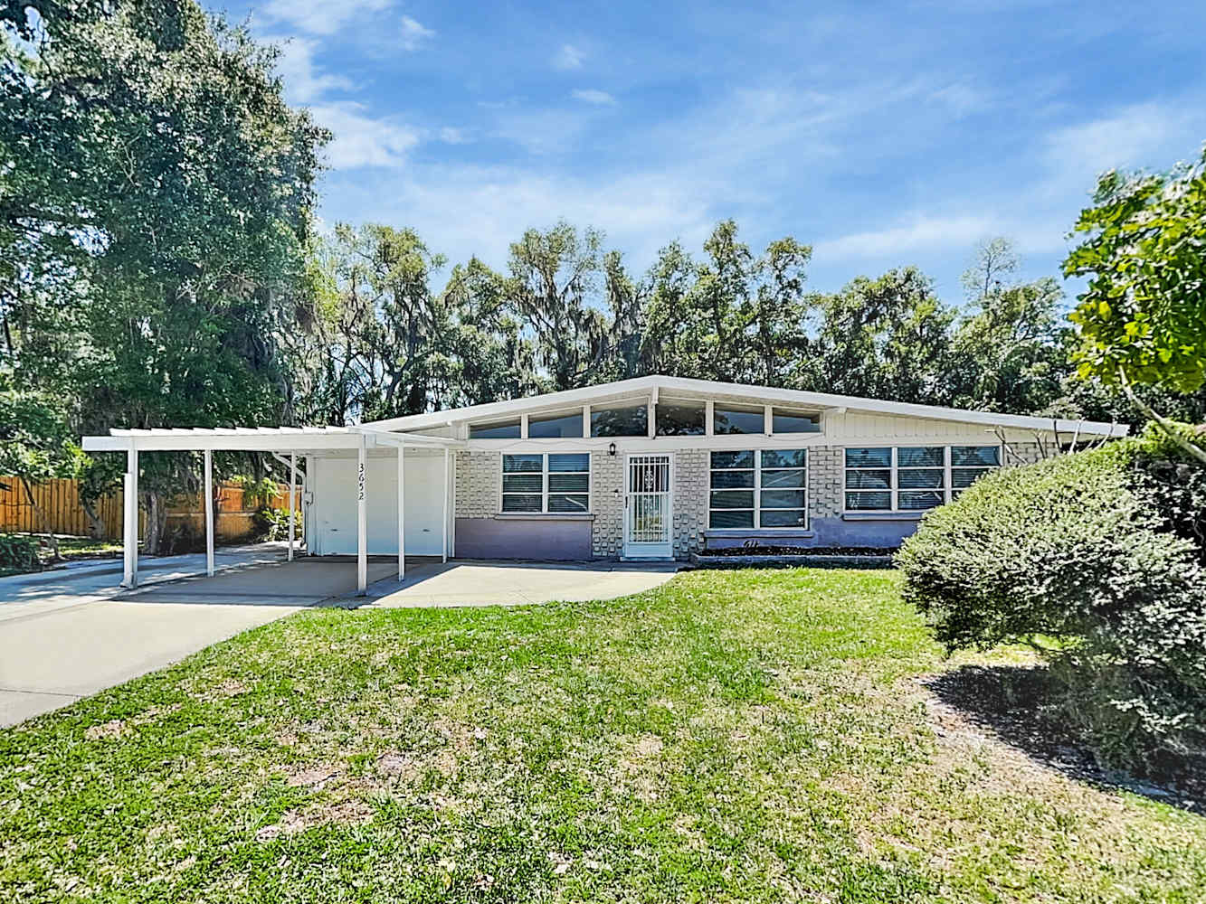 Front of 3652 Prado Dr, Sarasota, FL