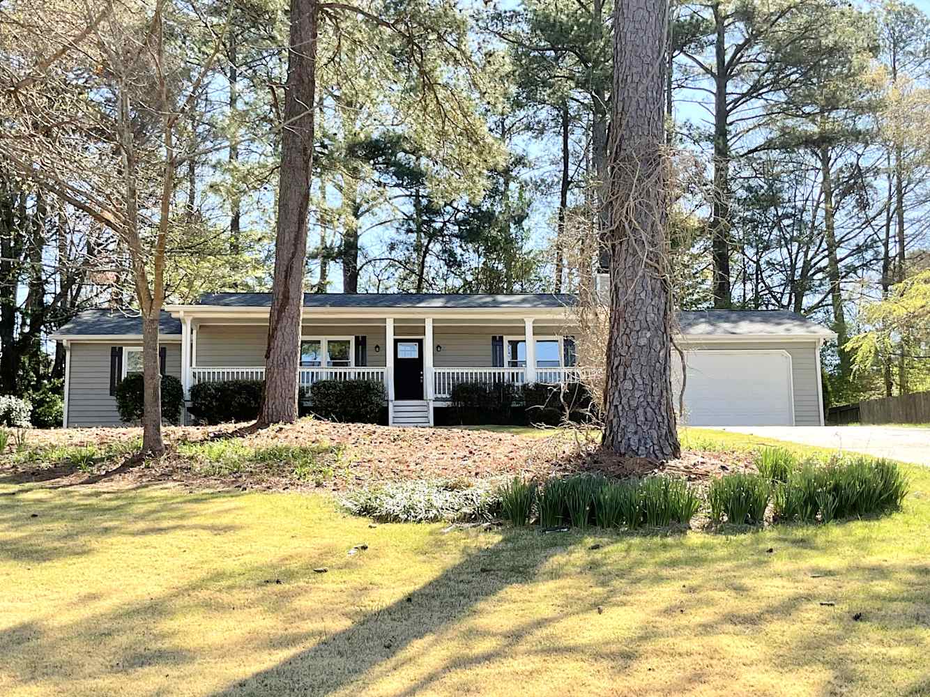 367 Summerville Dr, Lawrenceville photo 1
