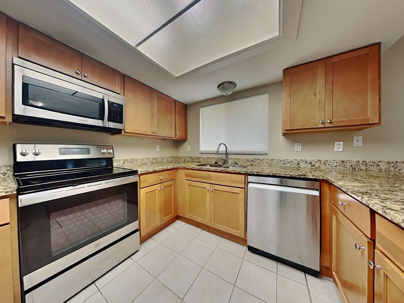 3713 Coppertree Cir, Brandon photo 7