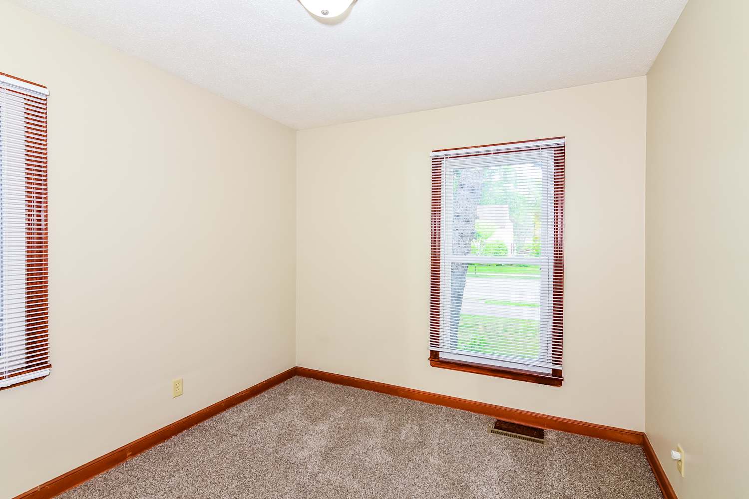 3729 Noble Ave N, Robbinsdale photo 13