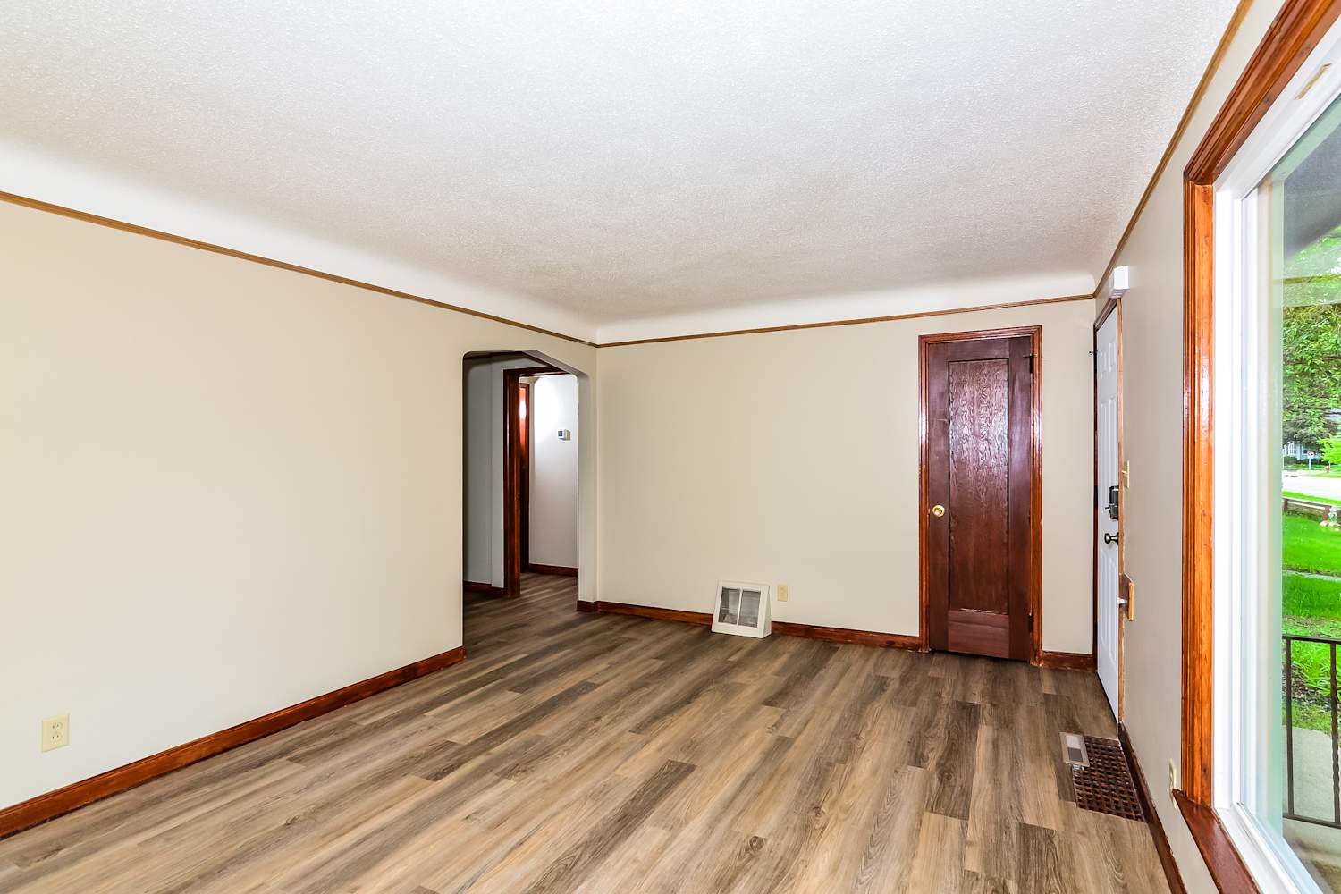 3729 Noble Ave N, Robbinsdale photo 6