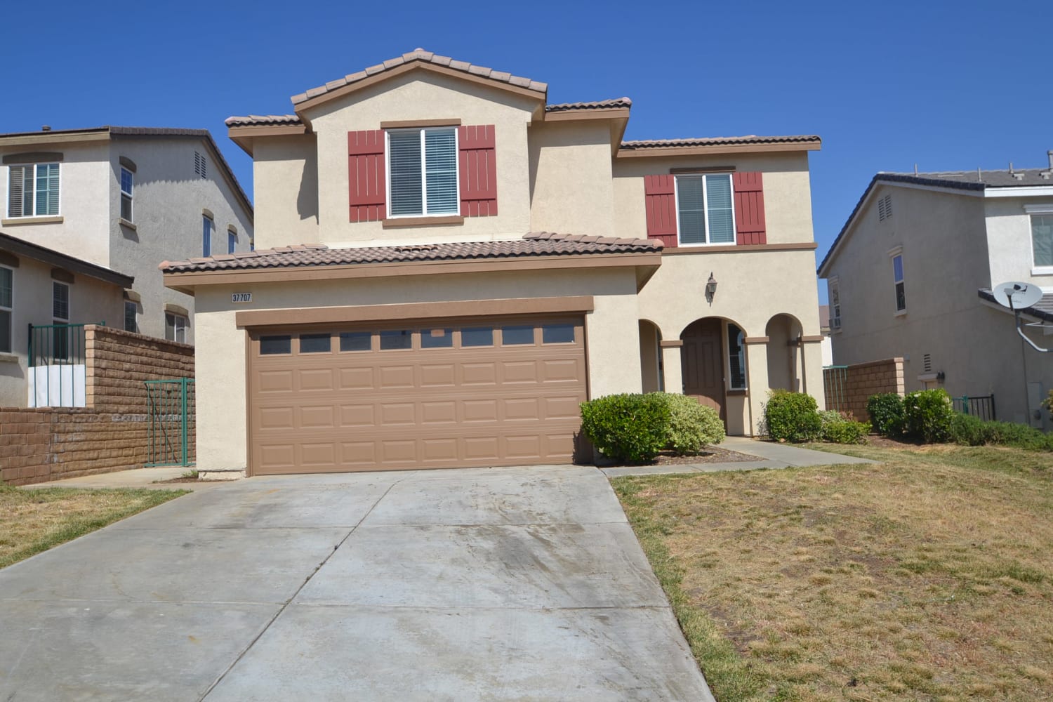 Front of 37707 Mangrove Dr, Palmdale, CA