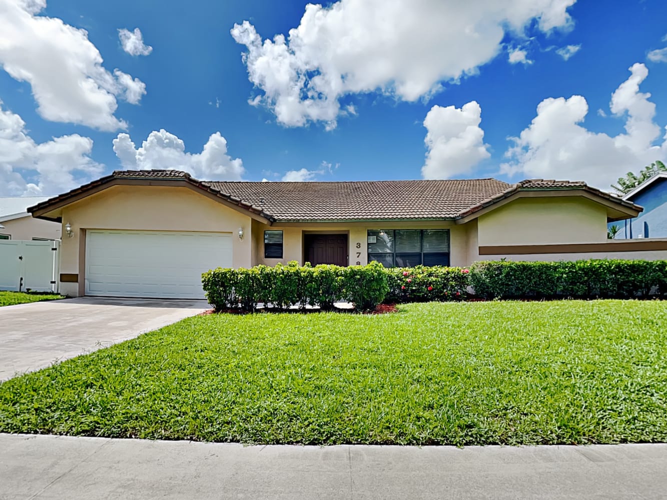 378 N Country Club Blvd, Boca Raton photo 1
