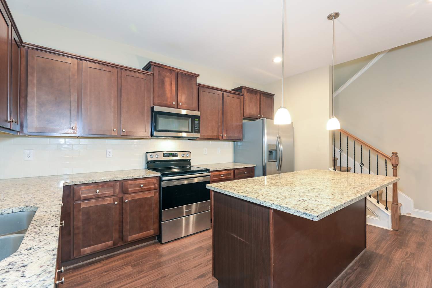 378 White Trillium Dr, Hoschton photo 7