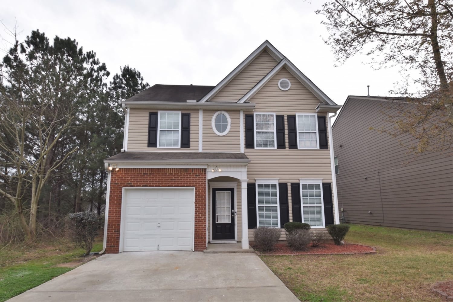 Front of 3808 Shenfield Dr, Union City, GA
