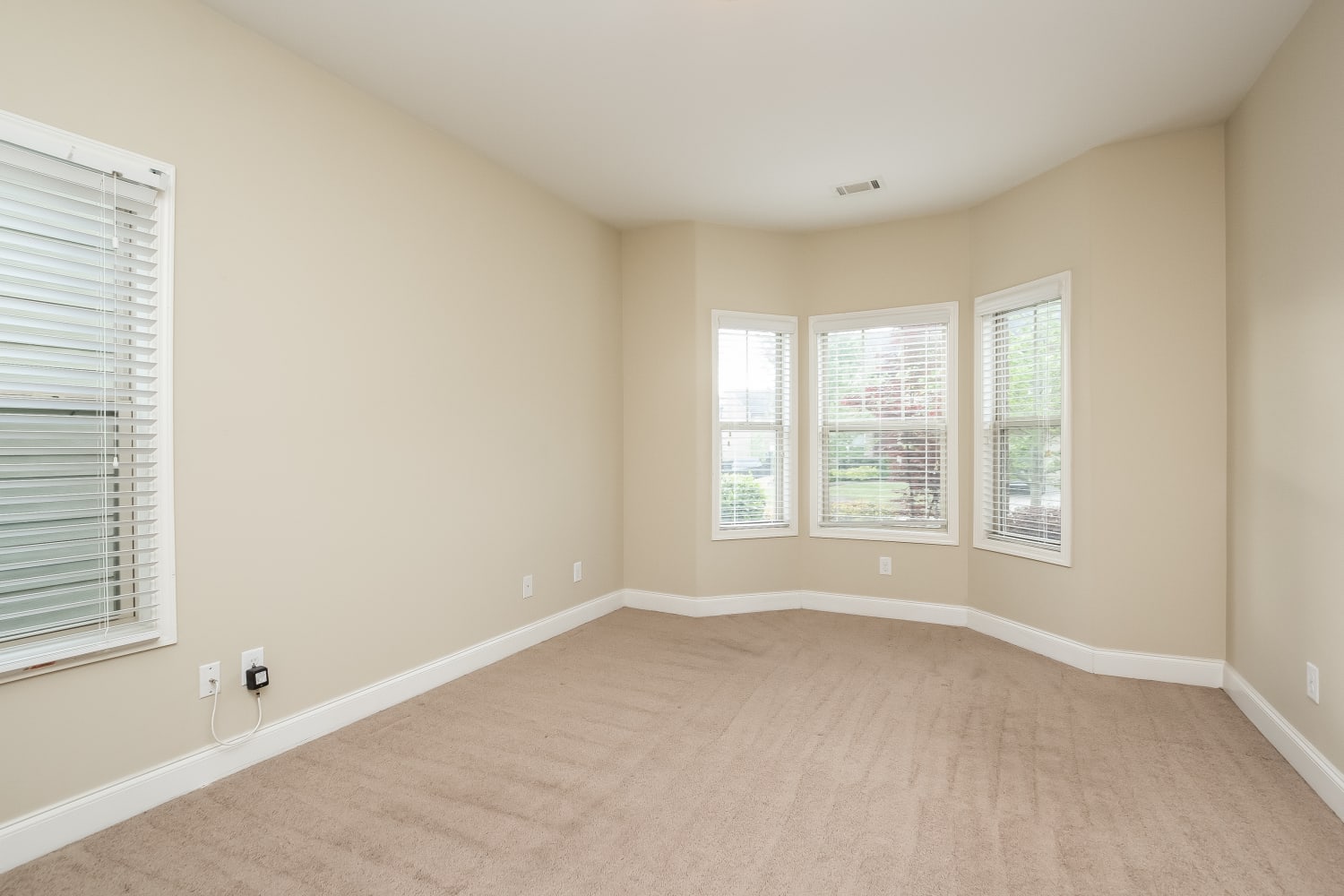 3827 Lake Haven Way, Atlanta photo 11