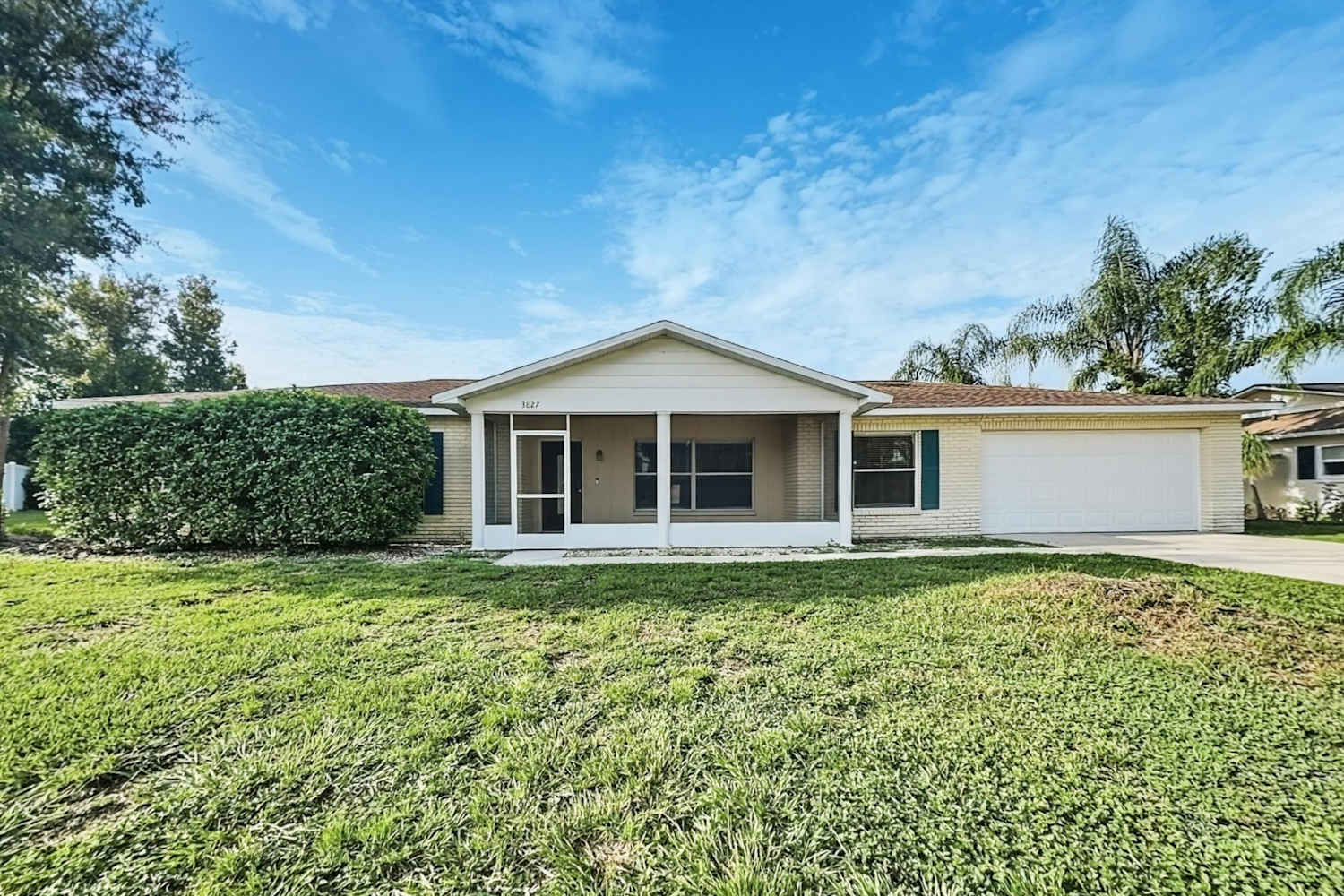 Front of 3827 Rolling Cir, Valrico, FL
