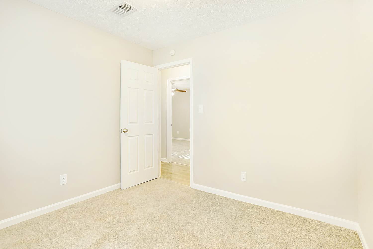 3835 Wood Path Dr, Stone Mountain photo 15