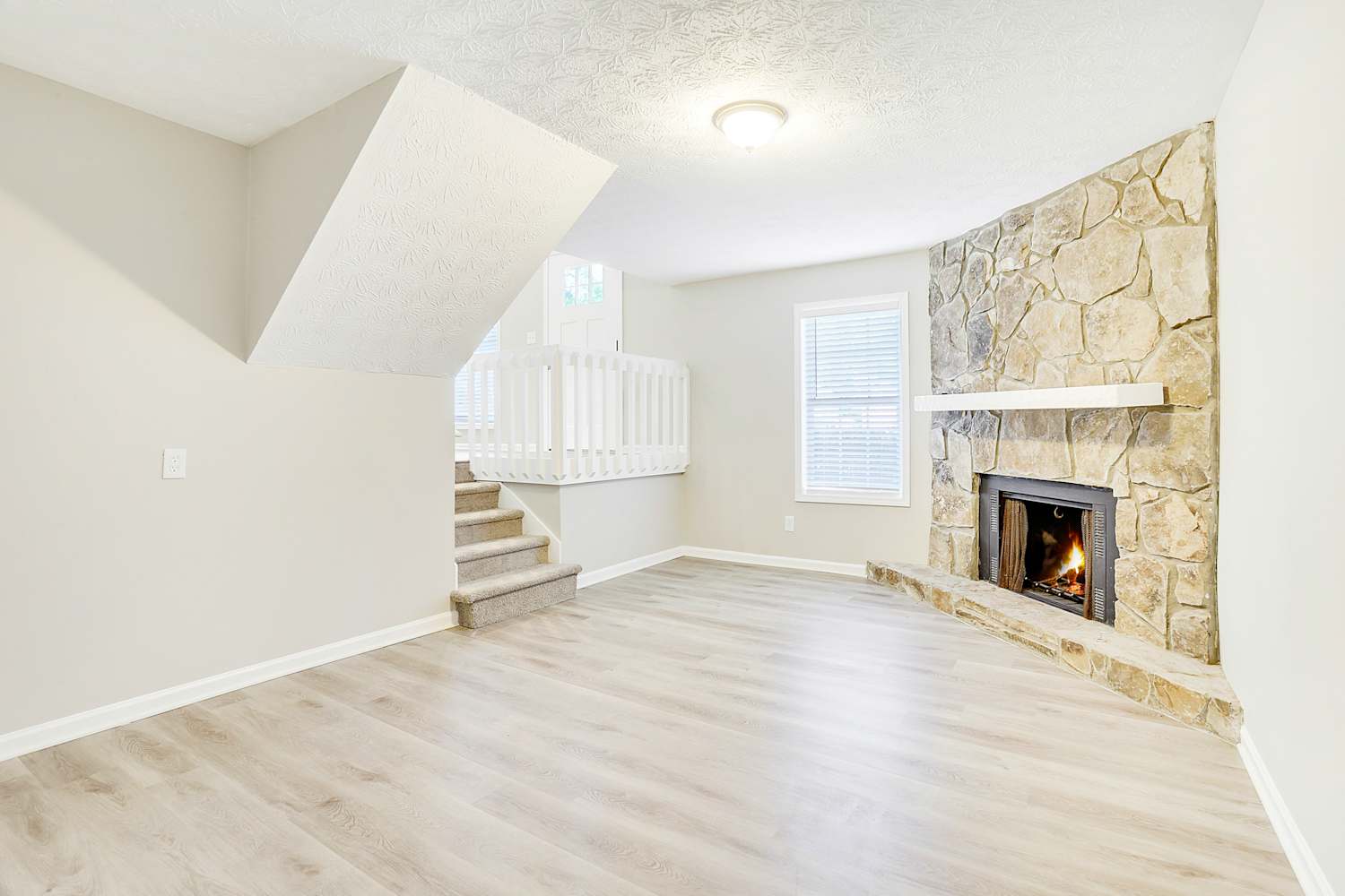 3835 Wood Path Dr, Stone Mountain photo 6