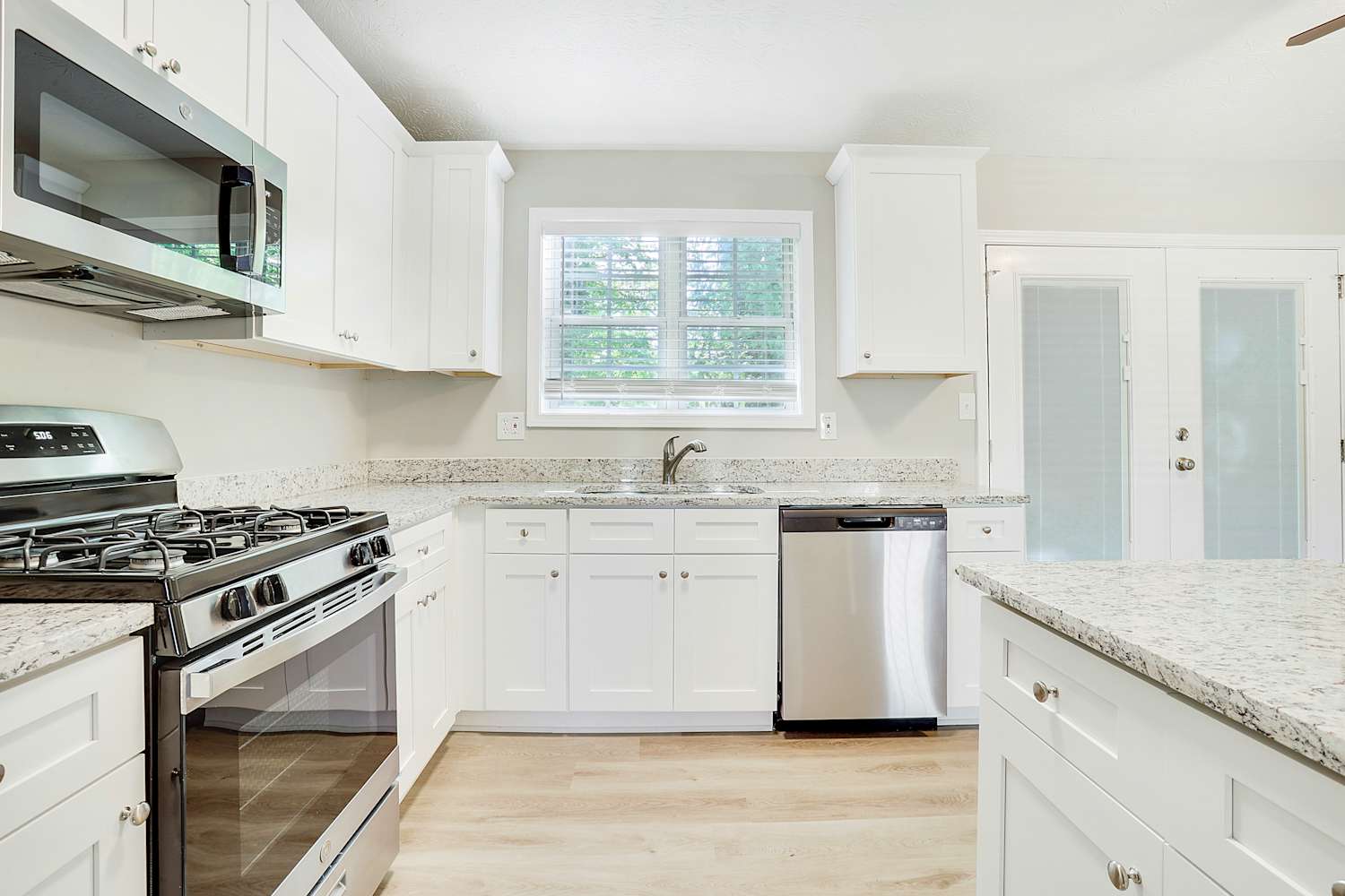 3835 Wood Path Dr, Stone Mountain photo 10