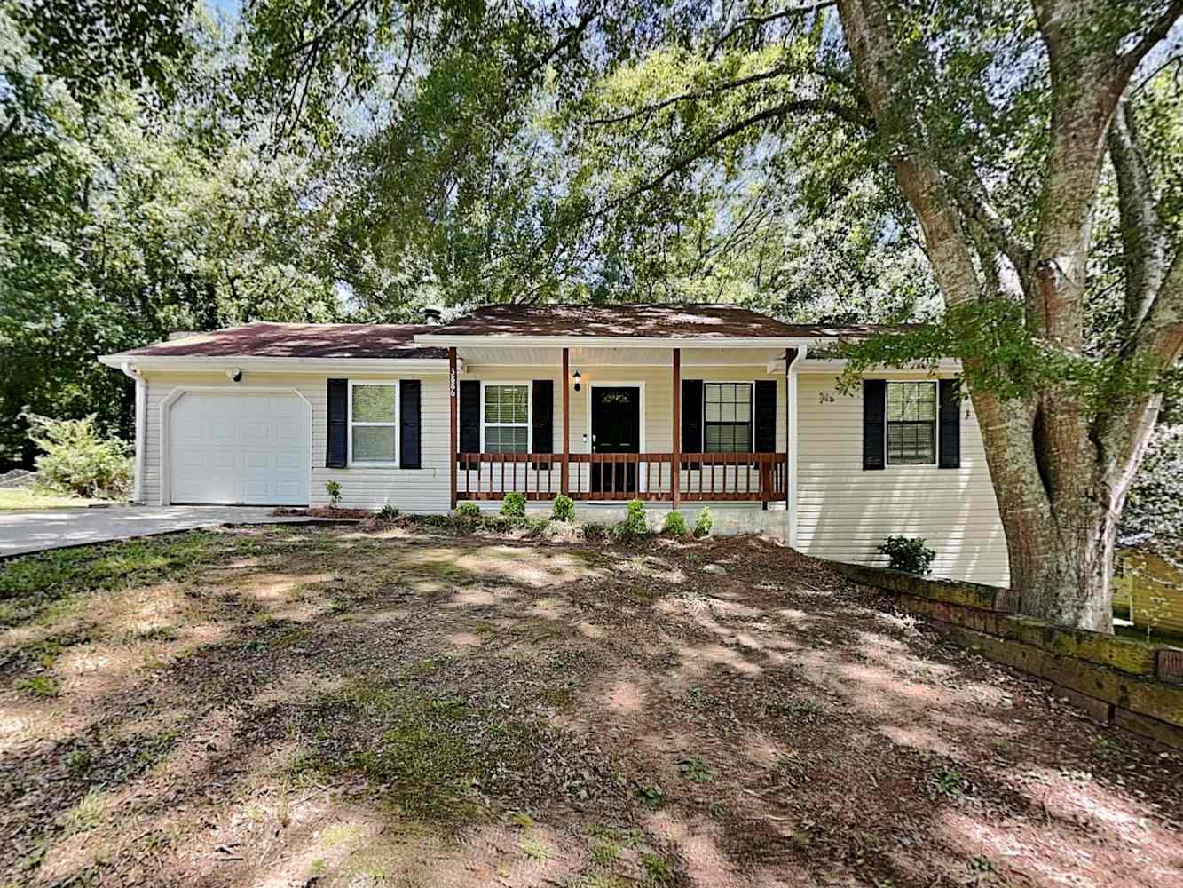 Front of 3886 Daylily Way, Douglasville, GA
