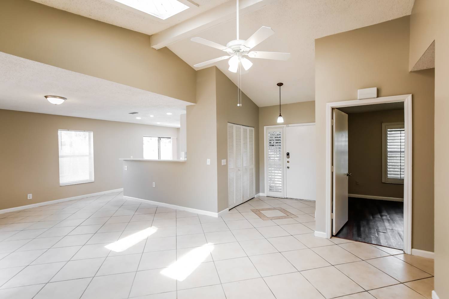 39 Forest Cir, Hollywood photo 6