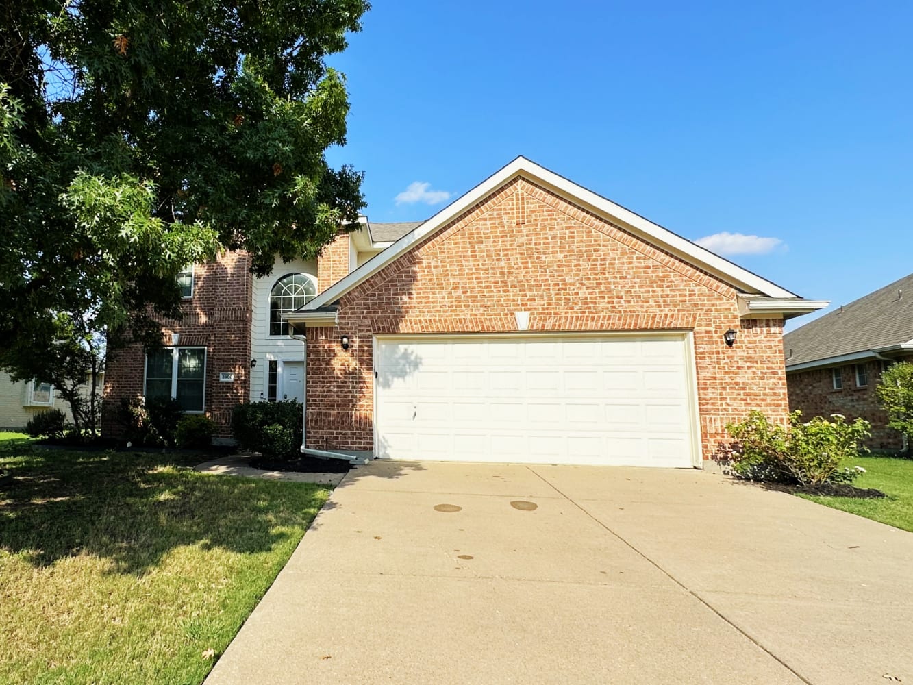 Front of 3900 Calloway Dr, Mansfield, TX