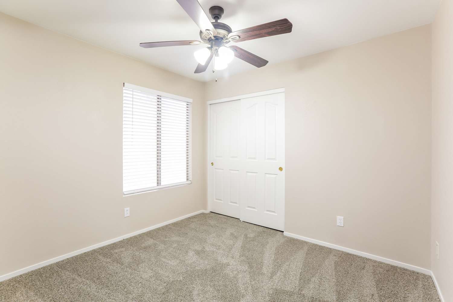 3905 Meadowlands St, Las Vegas photo 9