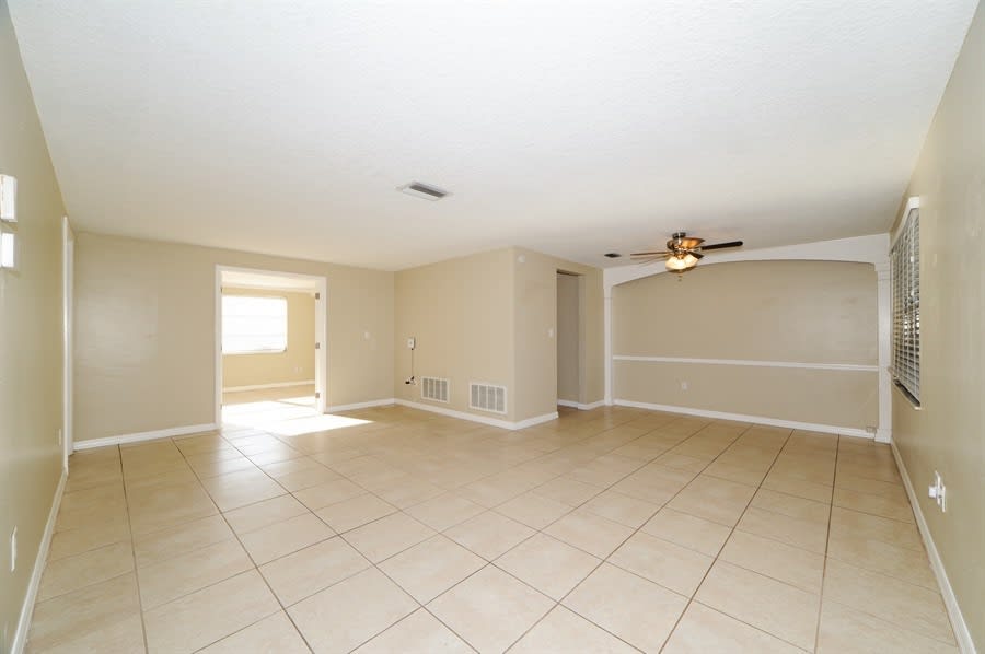 3910 Glissade Dr, New Port Richey photo 2