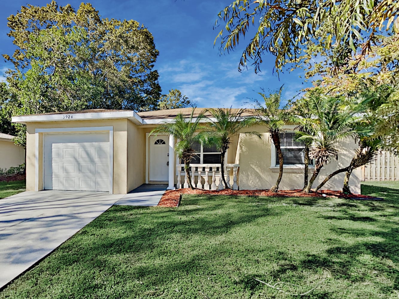 Front of 3924 Lancaster Dr, Sarasota, FL