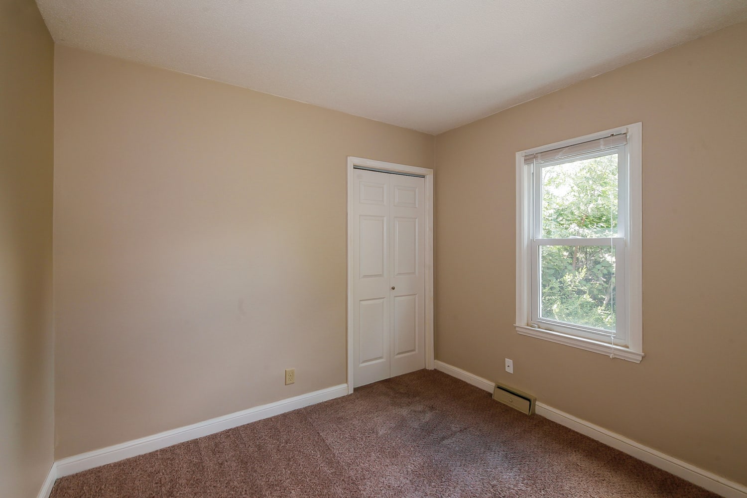 3940 3rd St NE, Columbia Heights photo 14
