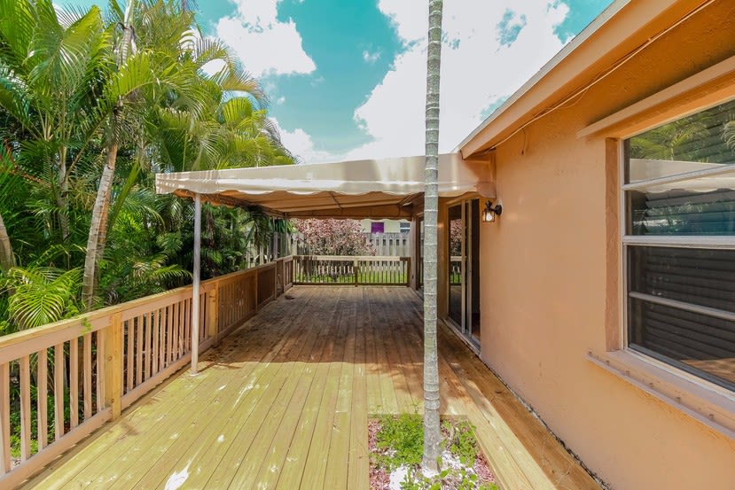 3944 NW 2nd Ct, Deerfield Beach photo 11