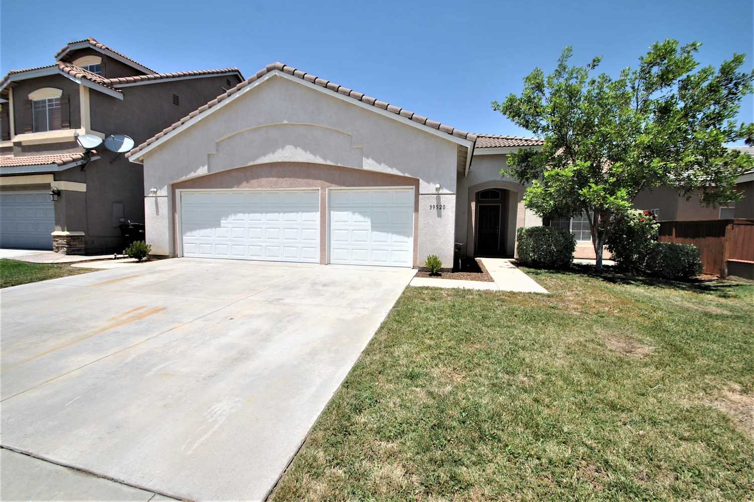 Front of 39520 Saint Honore Dr, Murrieta, CA