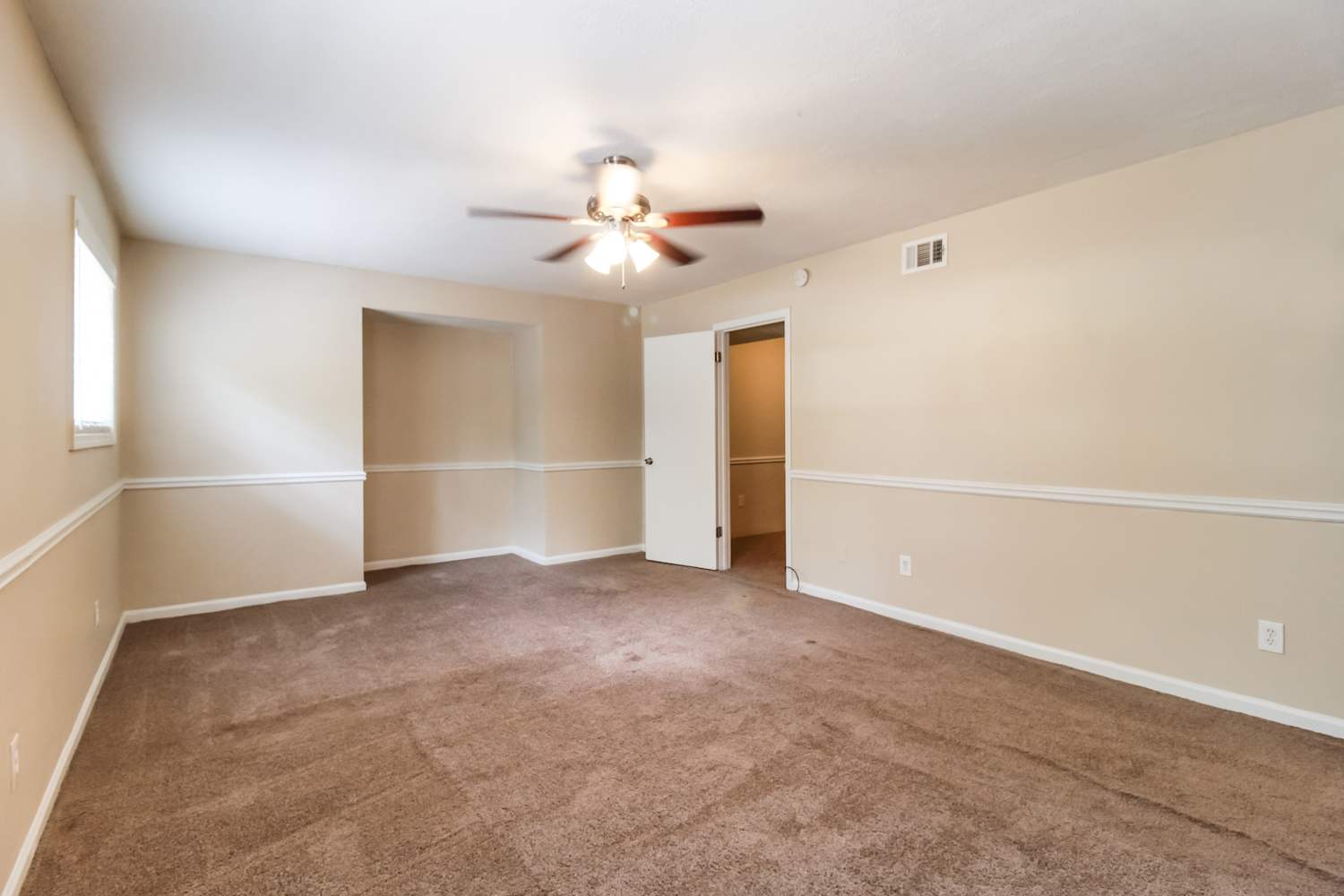 3968 Valley Brook Rd, Snellville photo 10
