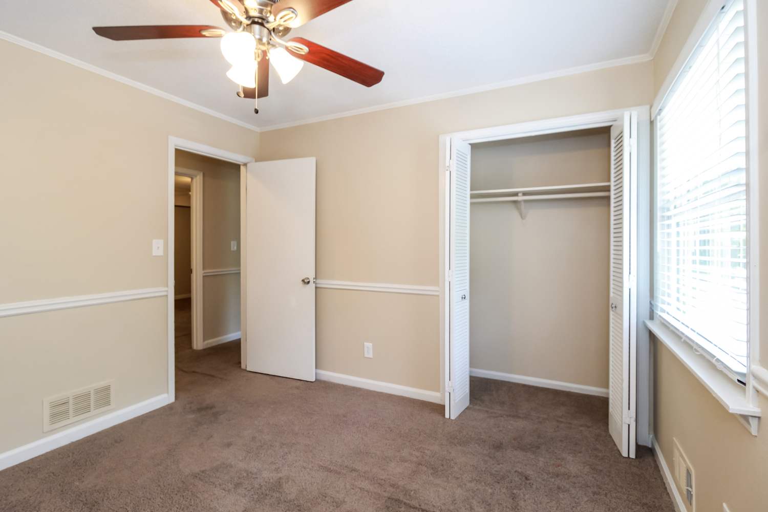 3968 Valley Brook Rd, Snellville photo 7