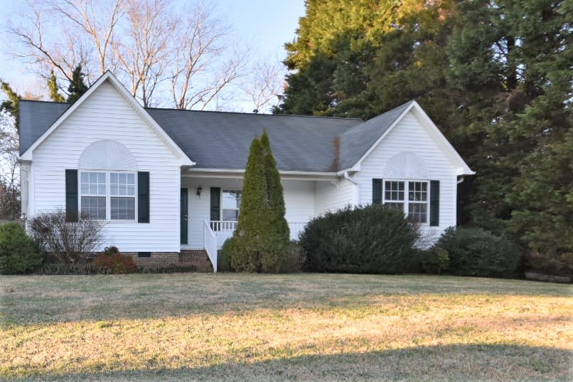 Front of 3996 Leinbach Dr, Winston Salem, NC