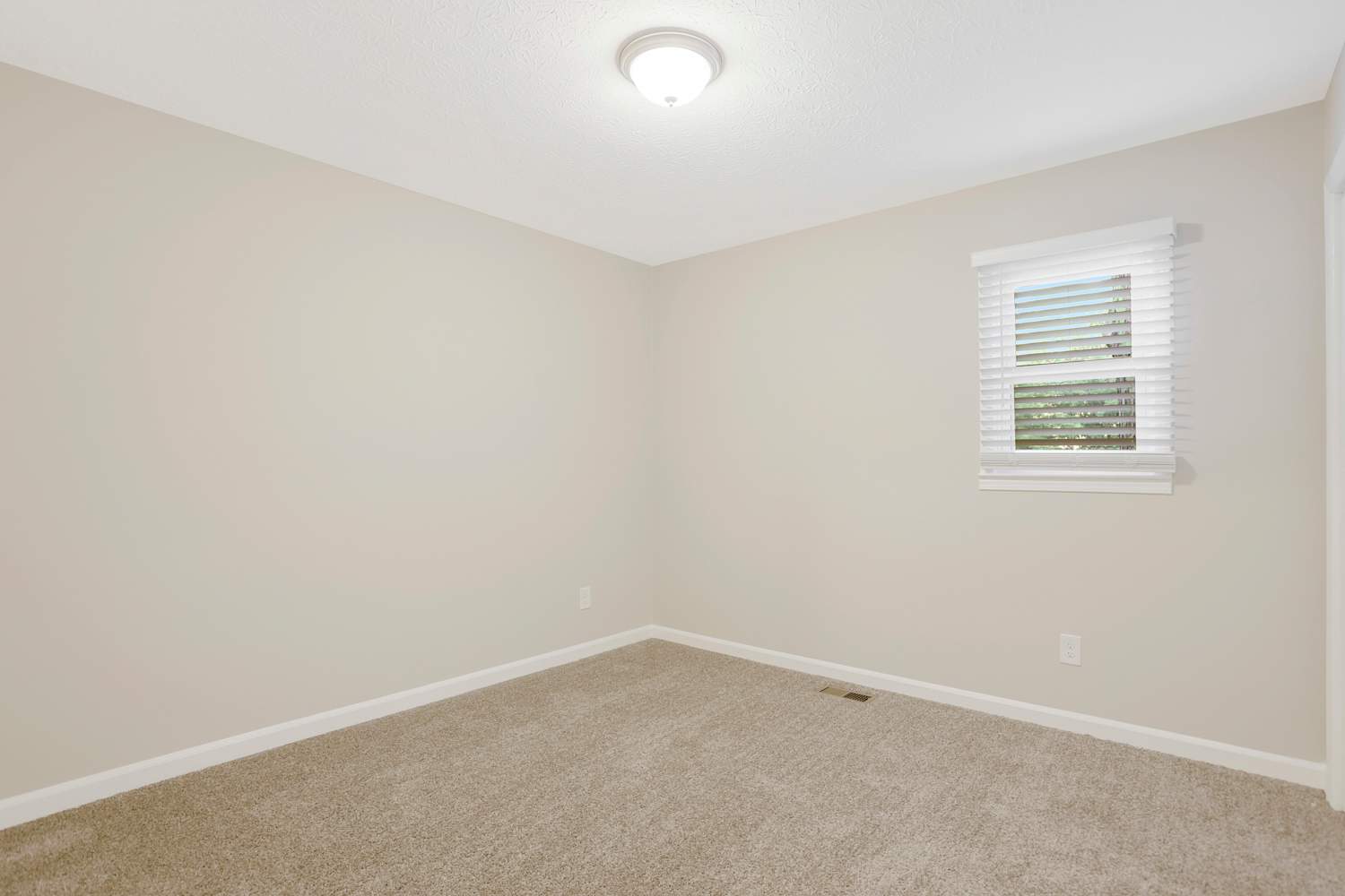 3997 Reid Rd, Douglasville photo 11