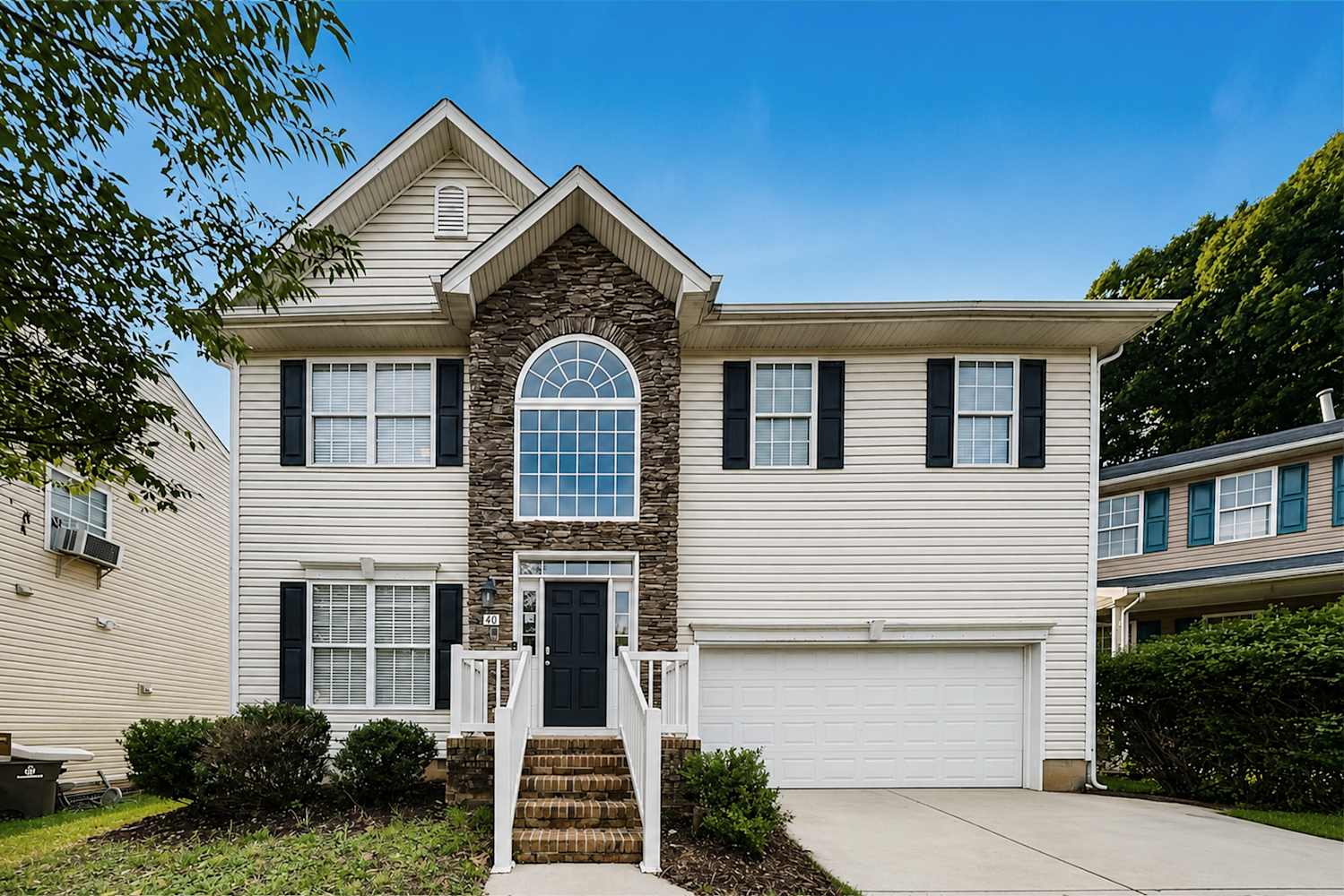 40 Luzelle Dr, Winston Salem photo 1