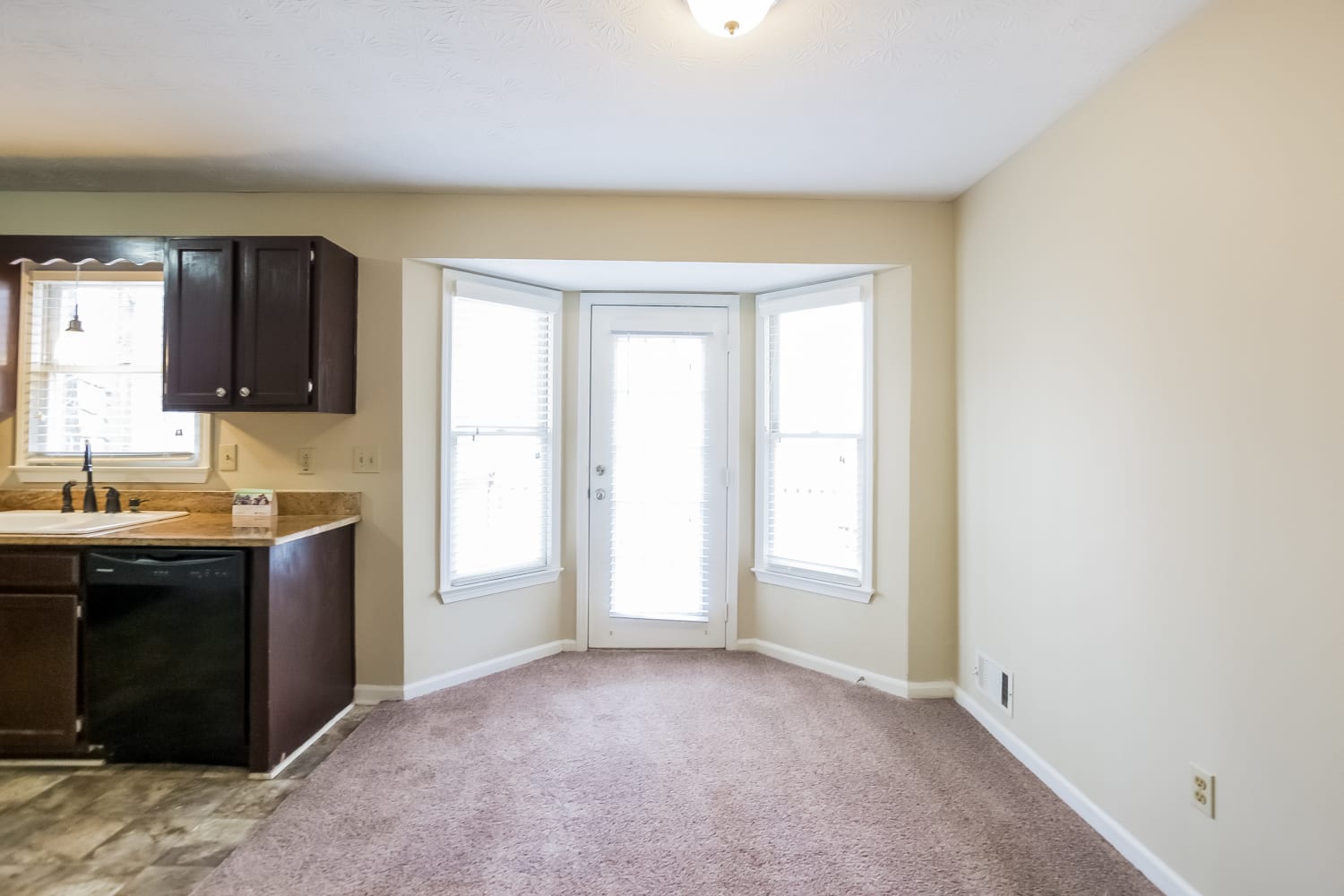 40 Oak Landing Ln, Douglasville photo 7