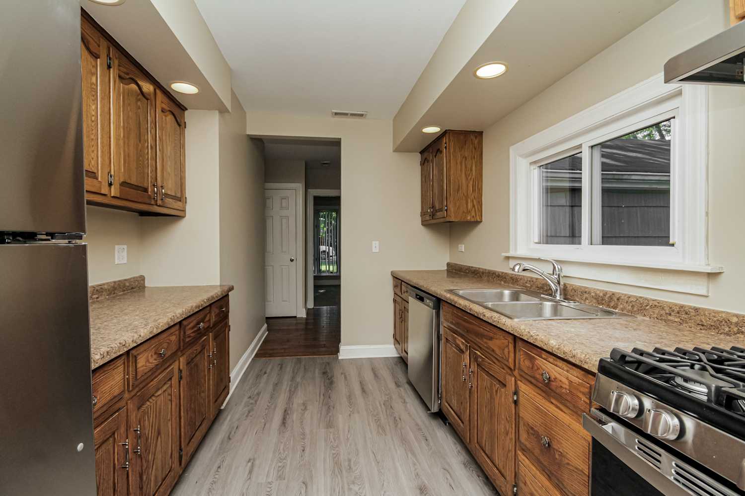 400 N Richmond Ave, Westmont photo 8