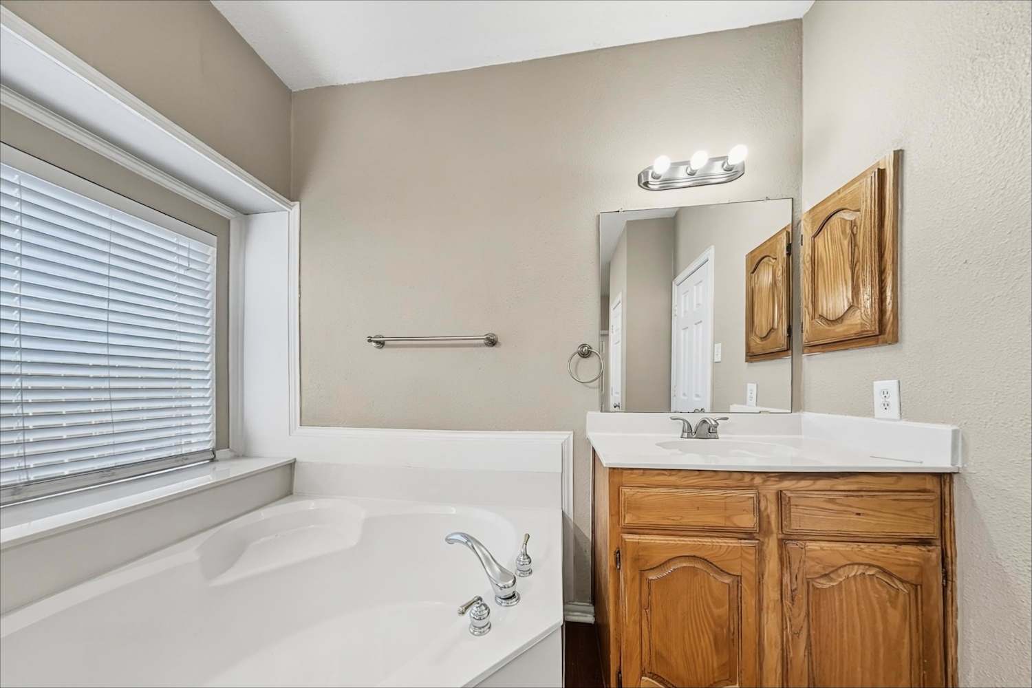 4000 Iris Ct, Haltom City photo 12