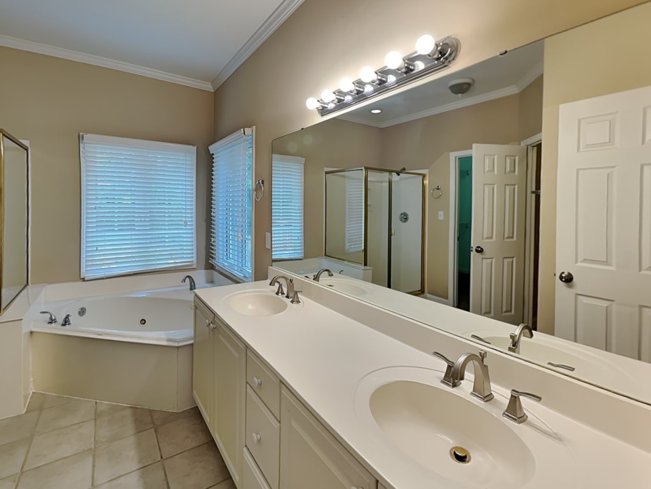 401 Loblolly Dr, Durham photo 16