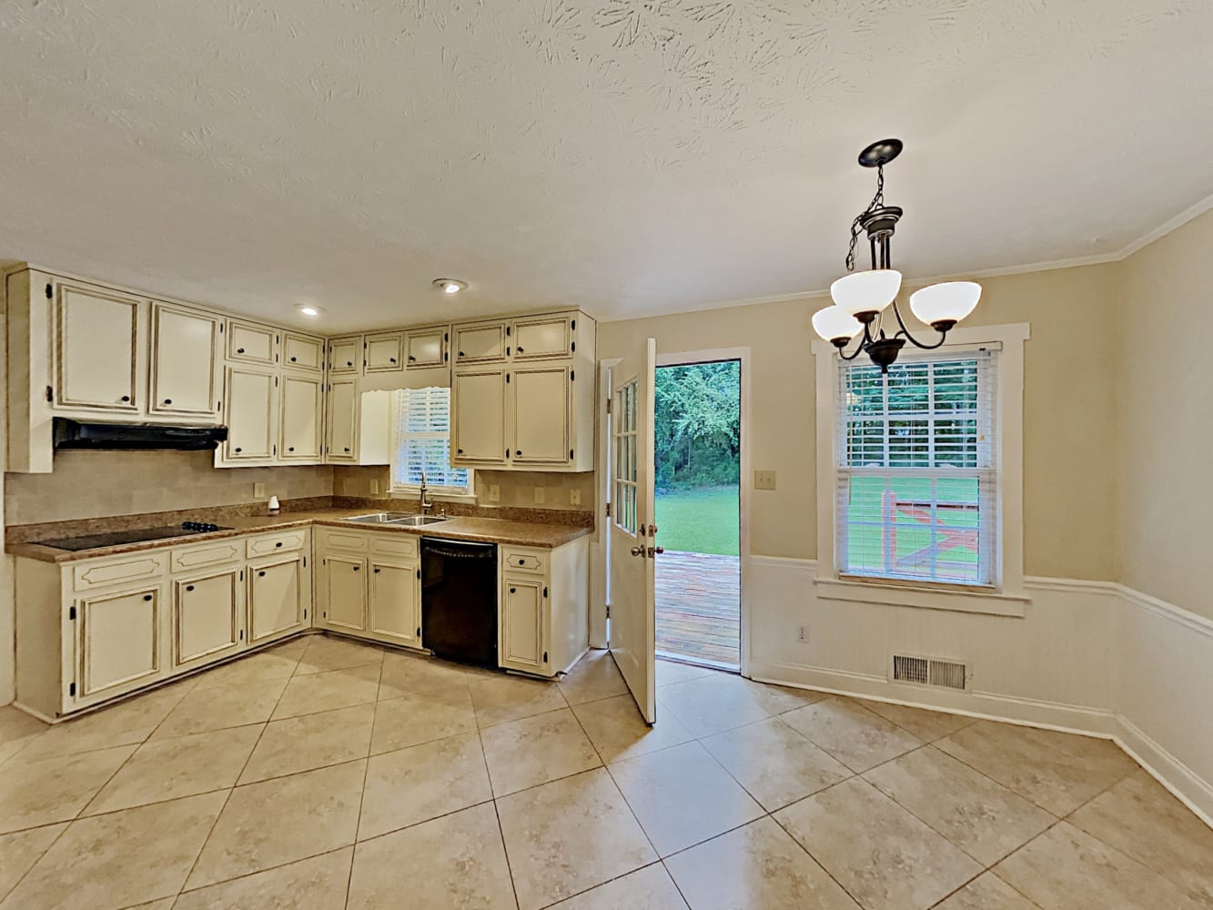 4010 Derby Dr, Cumming photo 9