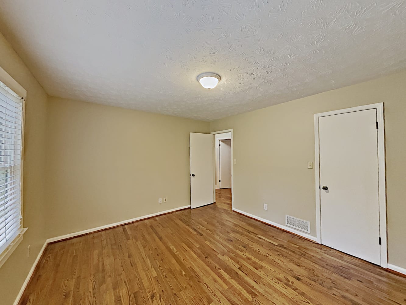 4010 Derby Dr, Cumming photo 14