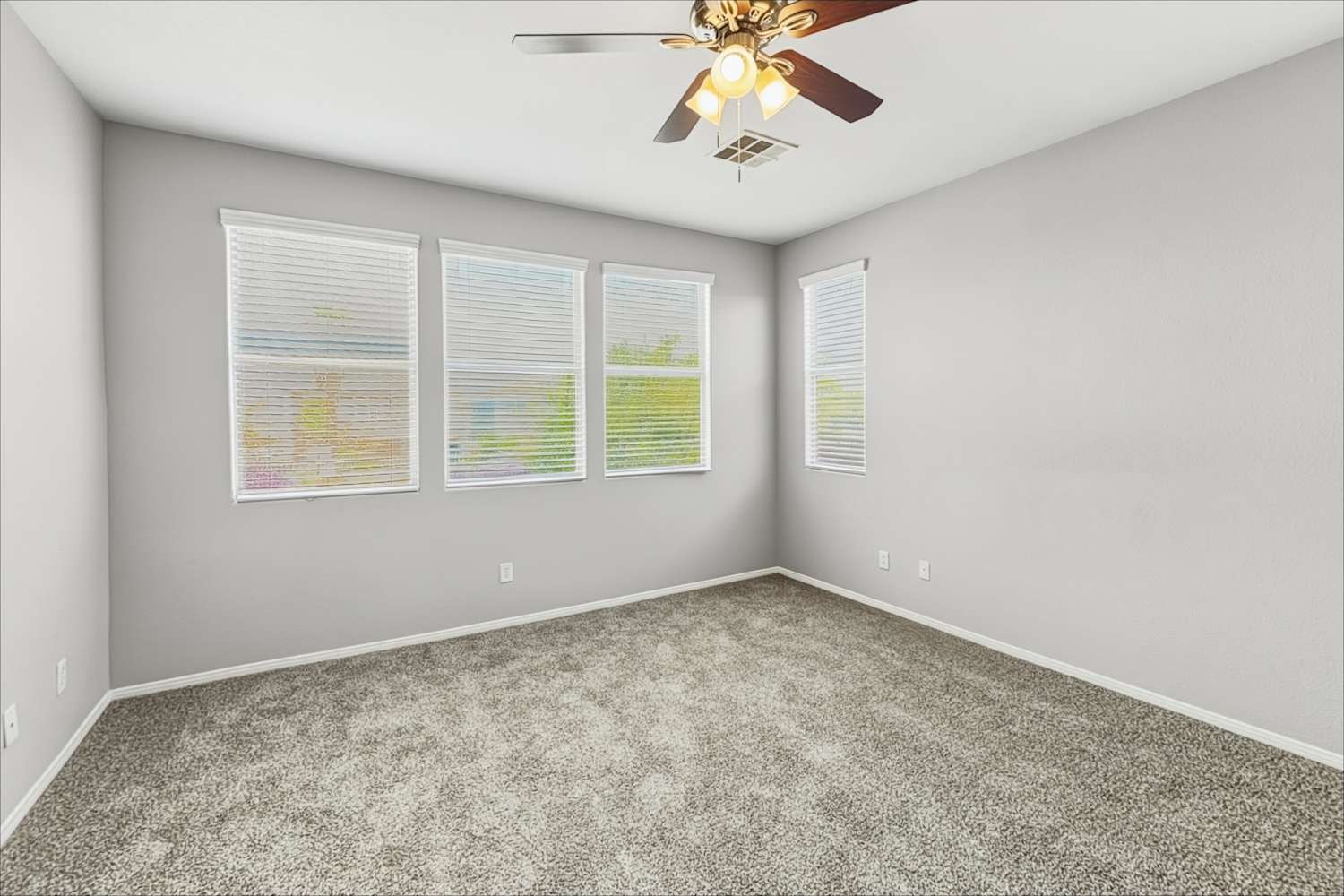 4028 Villeroy Ave, Las Vegas photo 9