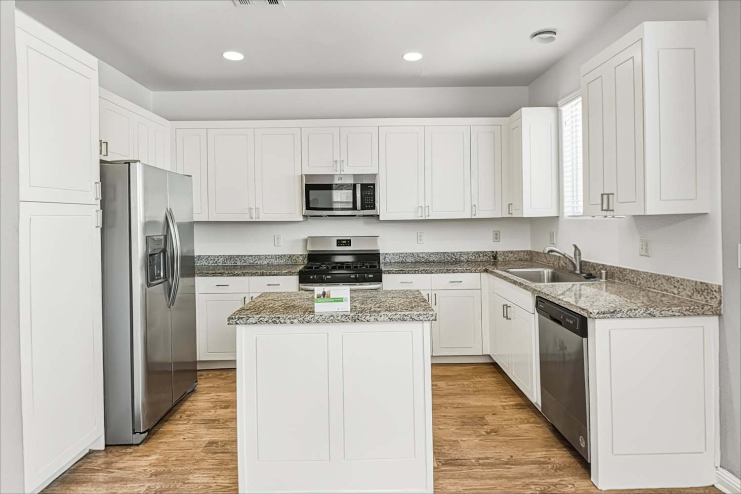 4028 Villeroy Ave, Las Vegas photo 8