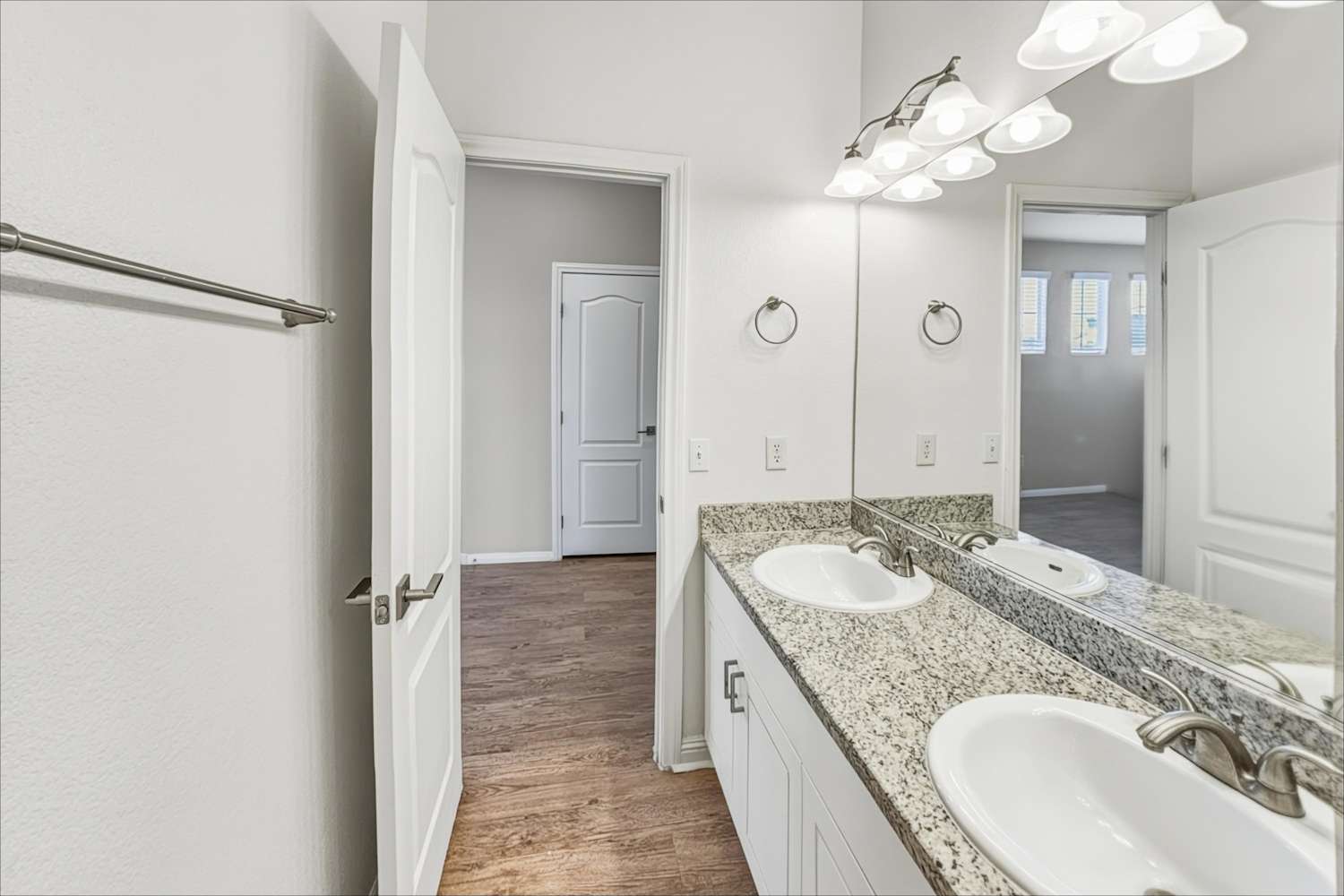4028 Villeroy Ave, Las Vegas photo 16