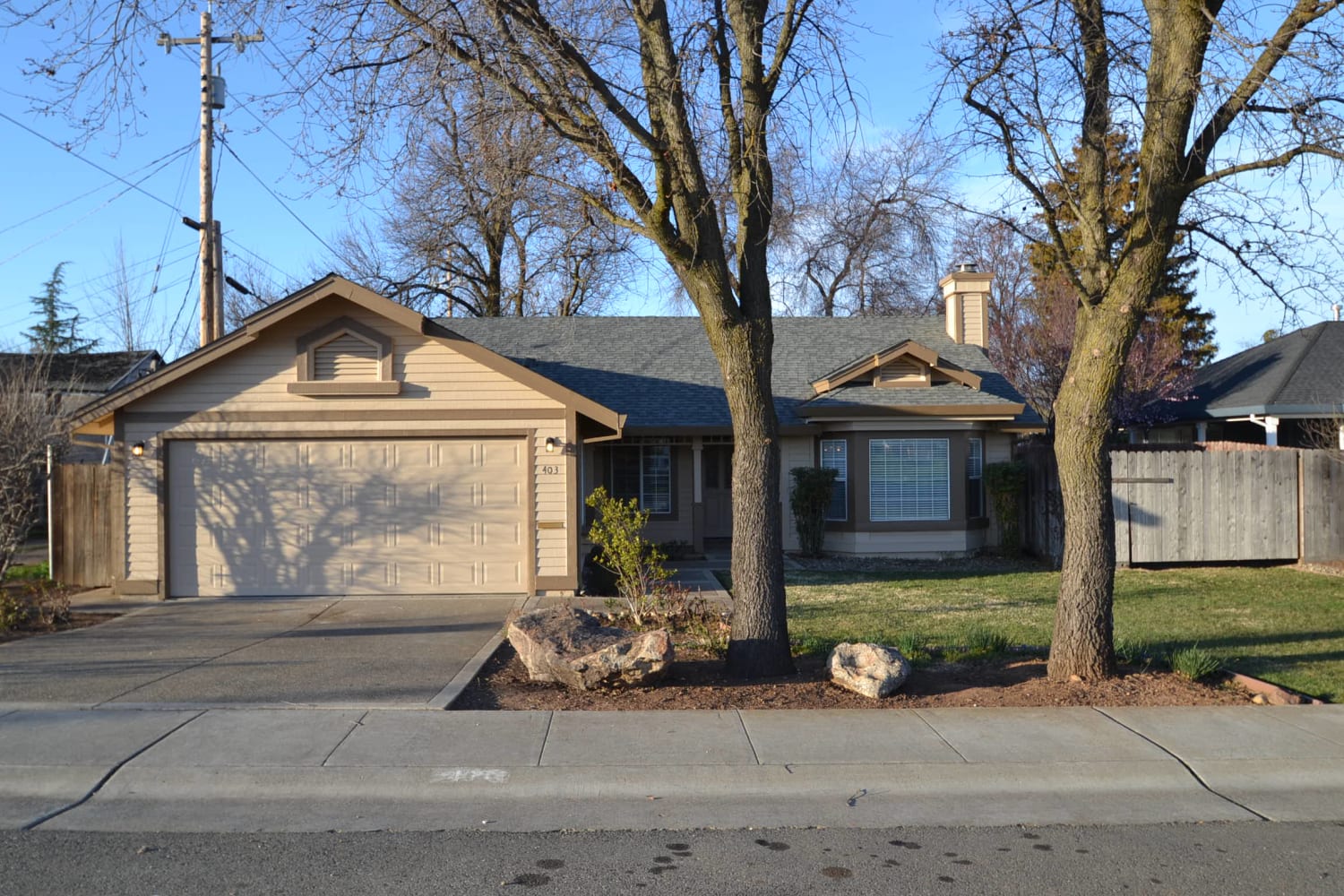 403 1st St, Lincoln photo 1