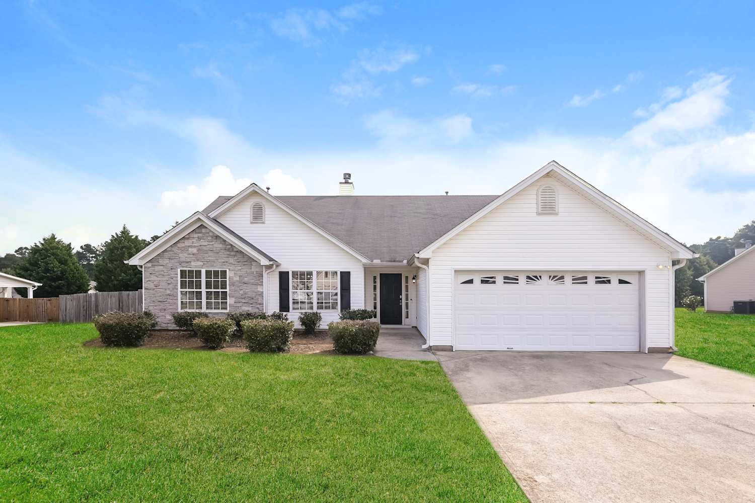 Front of 4030 Hollow Spring Trl, Loganville, GA
