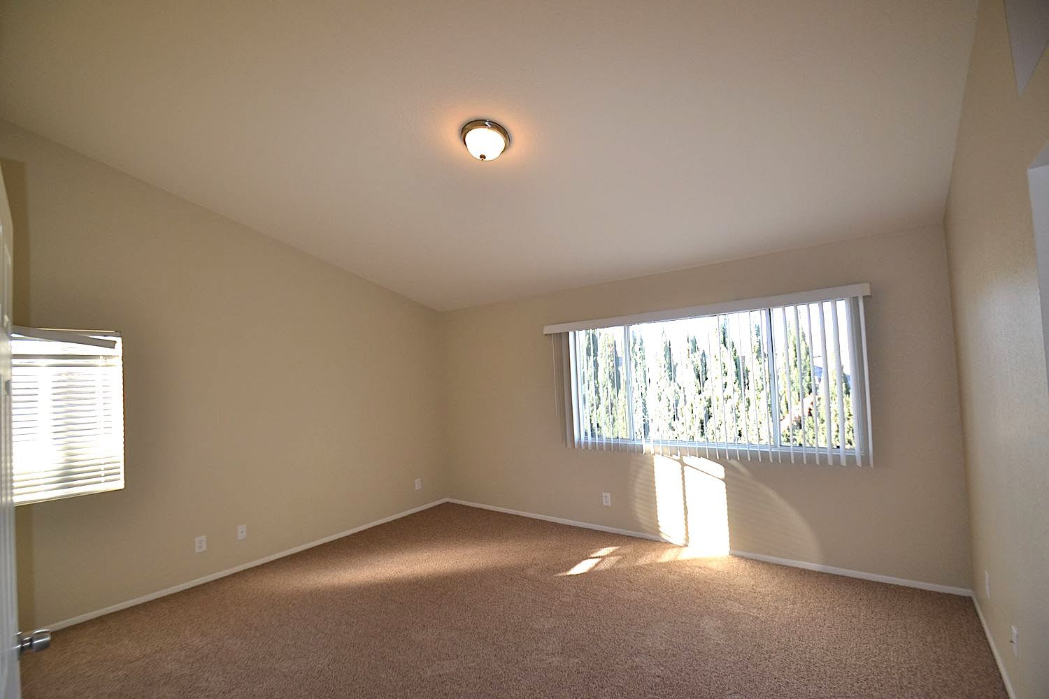 Front of 40425 Tesoro Ln, Palmdale, CA