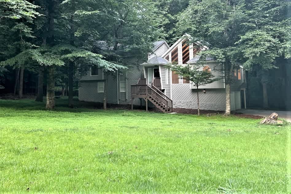 405 Bramble Ct, Woodstock photo 1